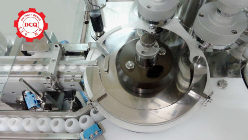 全自動鎖蓋機 / 旋蓋機 (Capping Series)